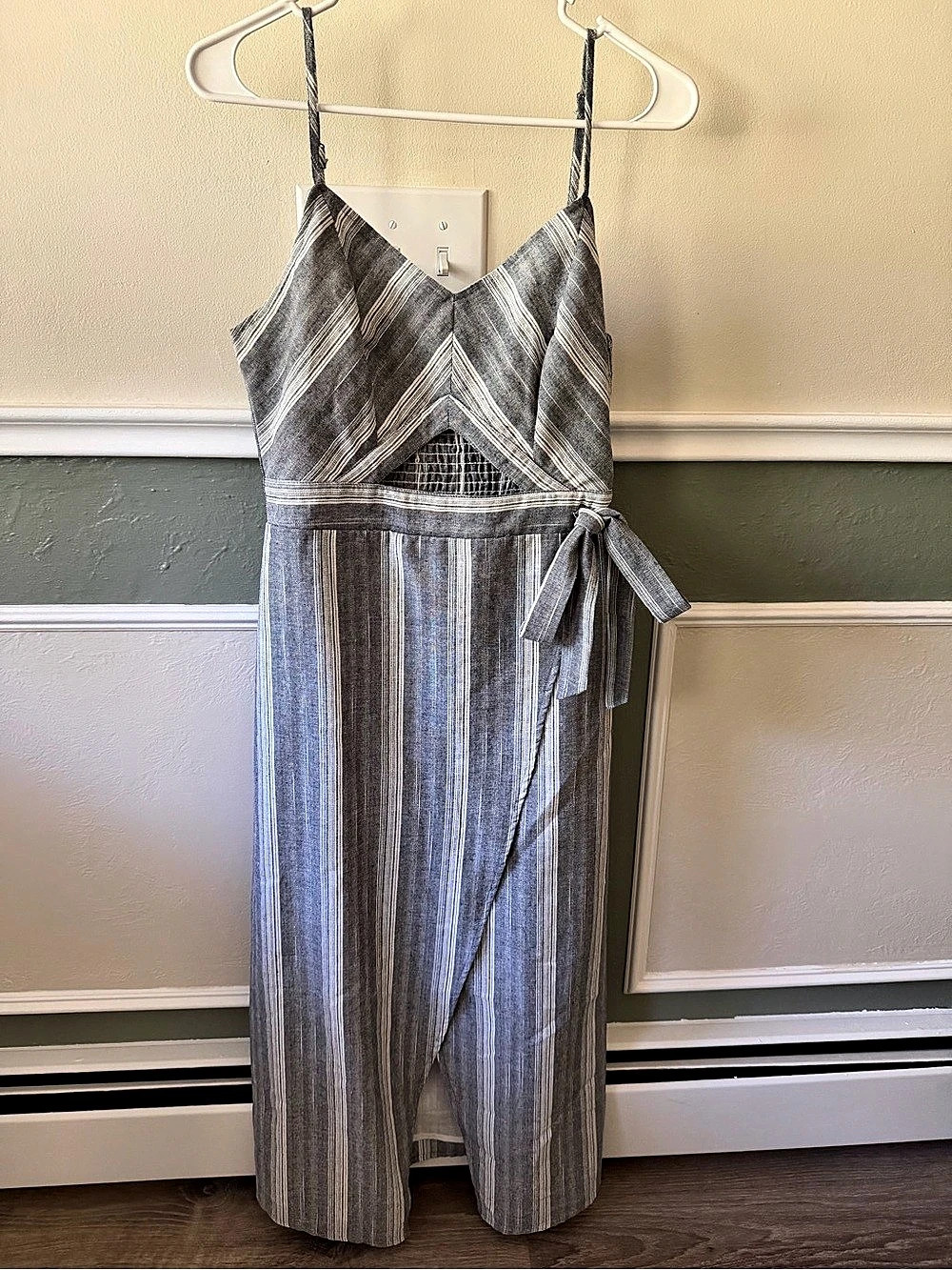 Doe & Rae Striped Maxi Dress Size Medium Like New